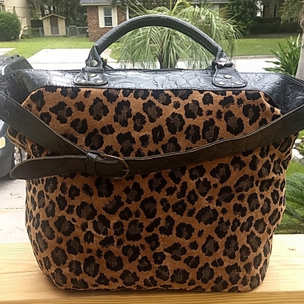 Large Leopard Print Travel Bag